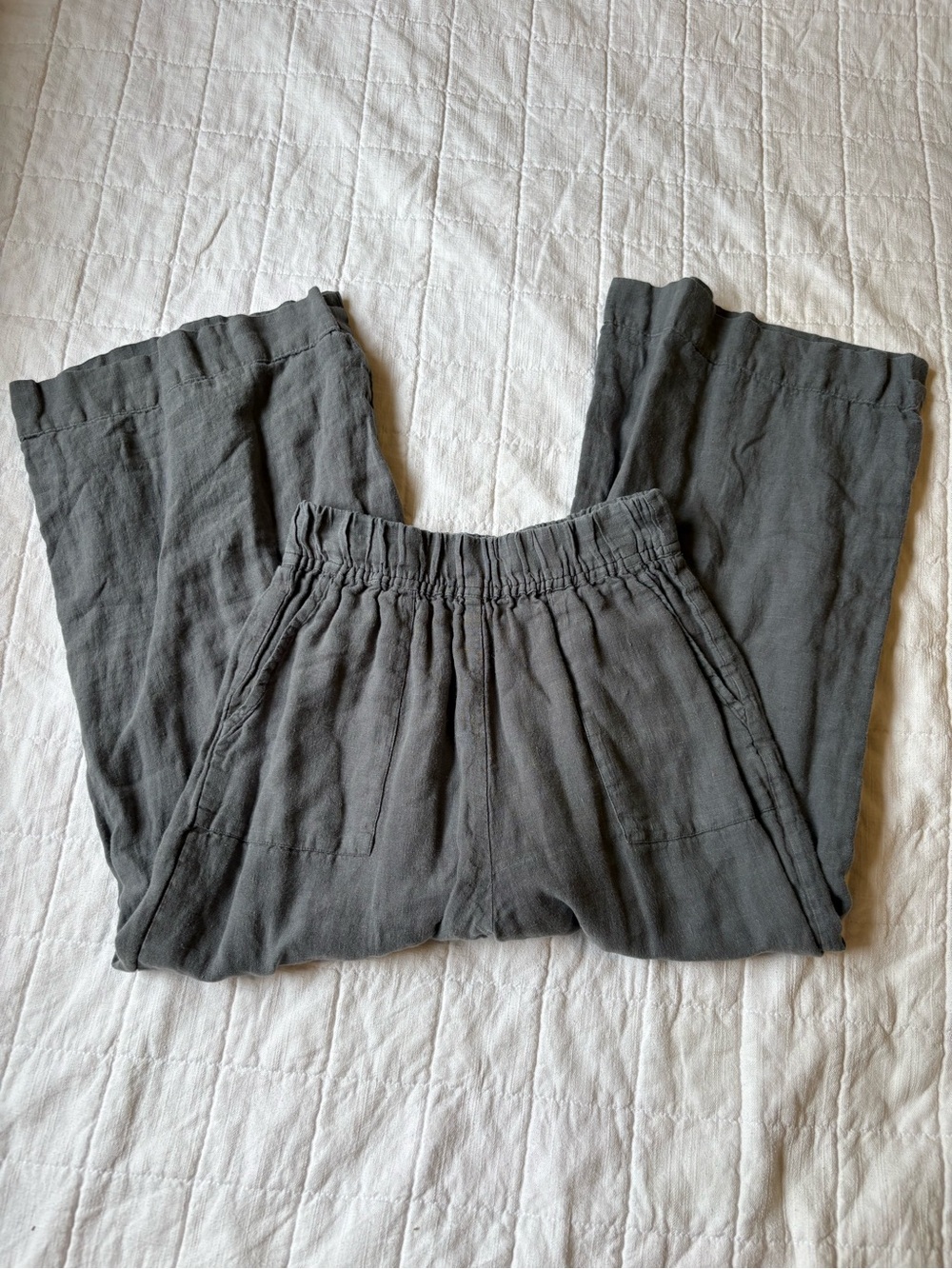 Laude The Label Relaxed Linen Drawstring Wide Leg Capri in Charcoal Gray